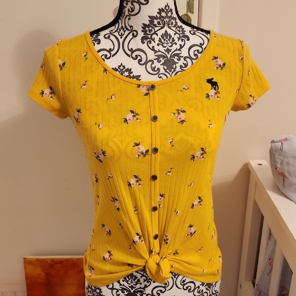 Lot Of 2 Abercrombie Kids white & Yellow Floral Short Sleeve Top